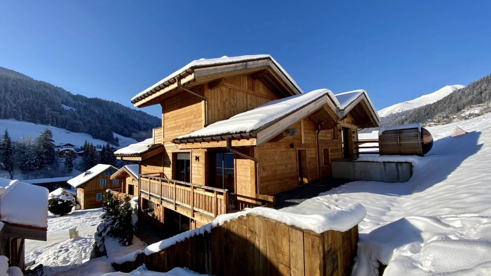 Chalet-Sandjeman-Morzine-Exterior.jpg