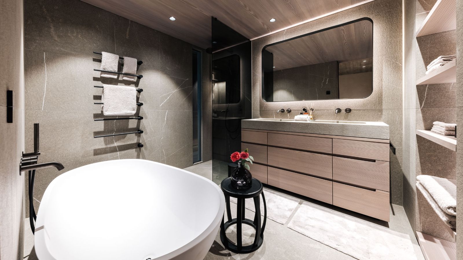 Luxury-Ski-Chalet-Operlech-Le Chalet-Oxford-Ski-Bathroom(2).jpg