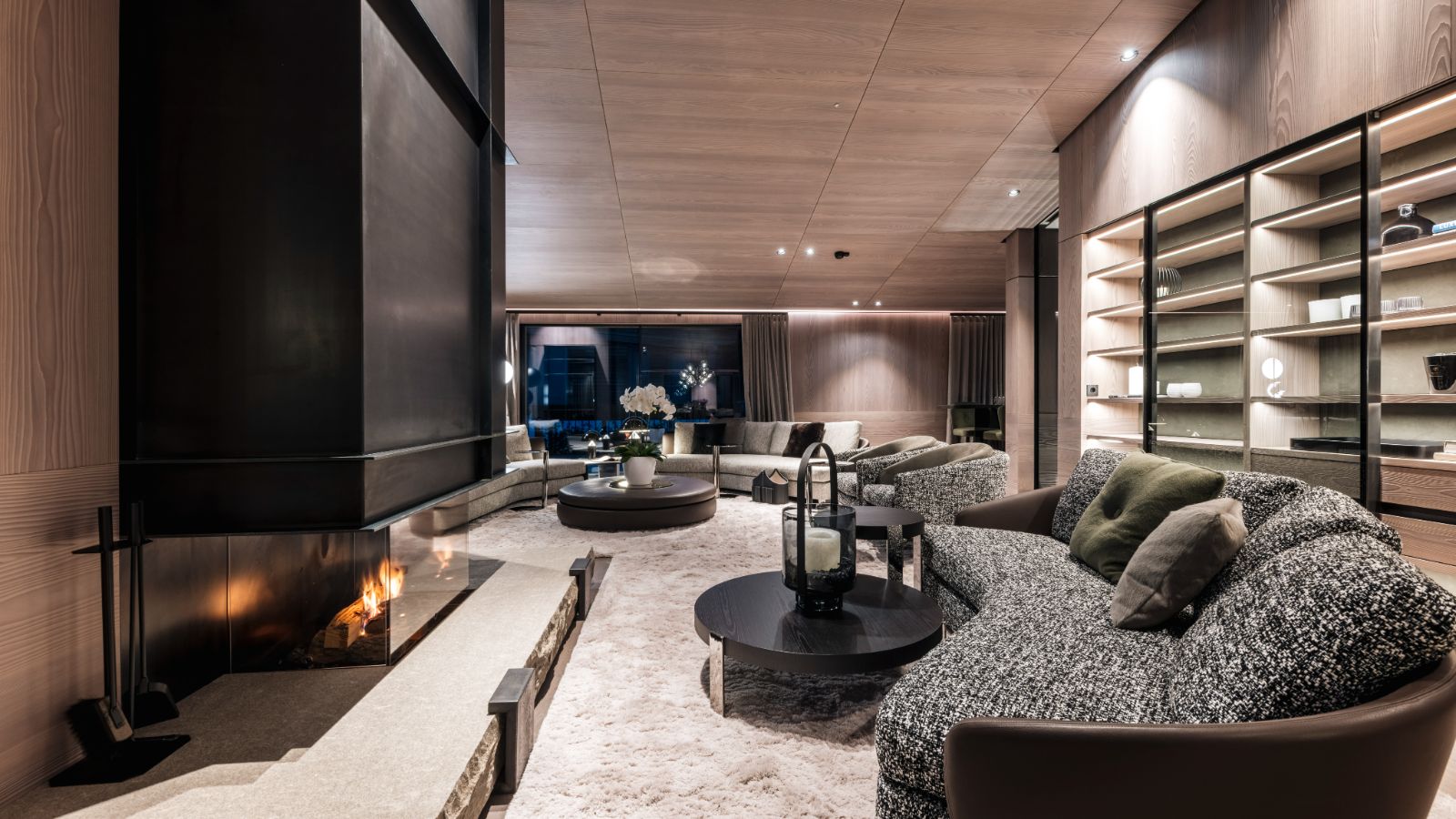 Luxury-Ski-Chalet-Operlech-Le Chalet-Oxford-Ski-Lounge(3).jpg