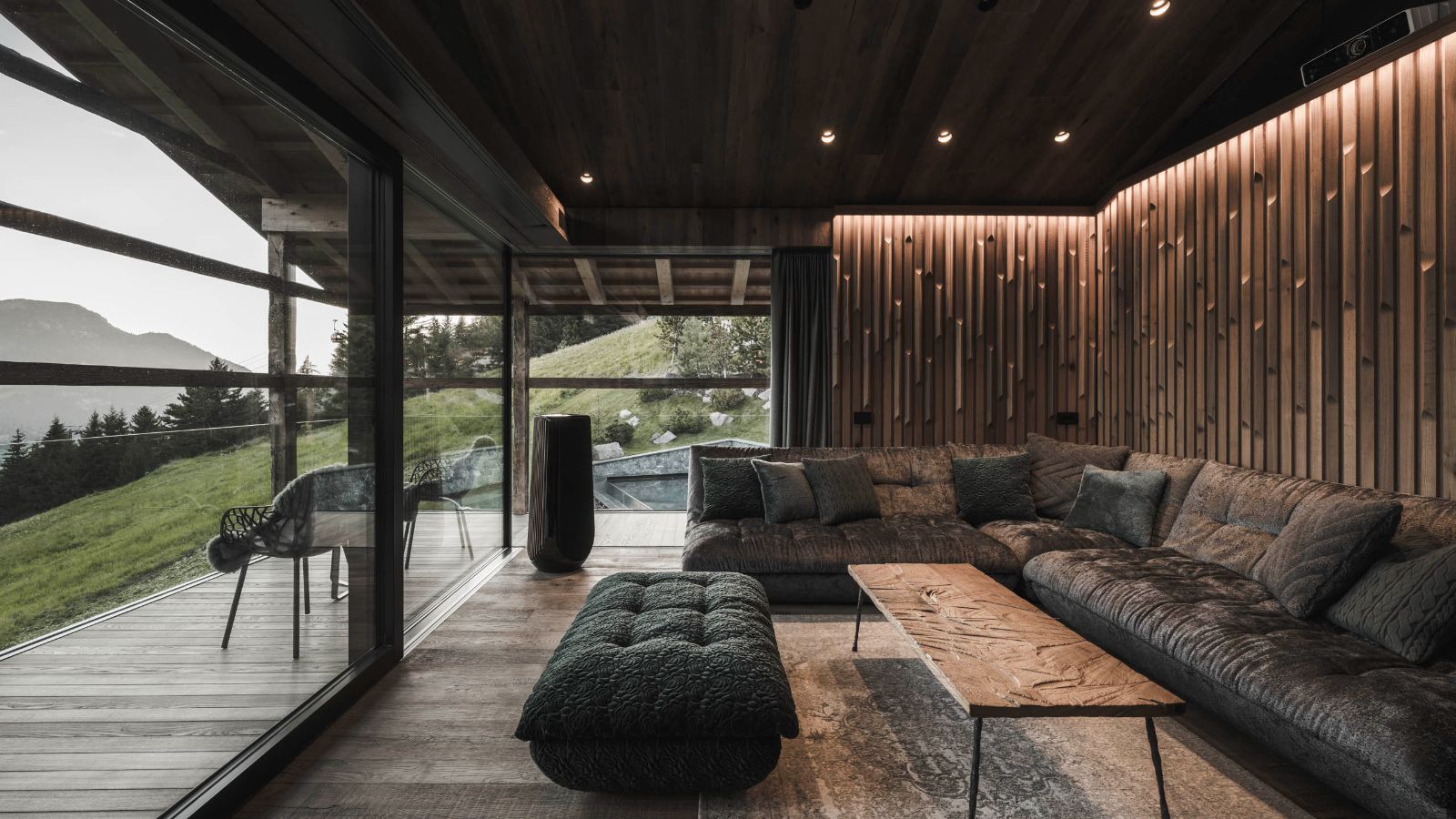 Luxury-Ski-Chalet-Salva Val Gardena-Chalet Vilaiet-Oxford-Ski-Lounge.jpg