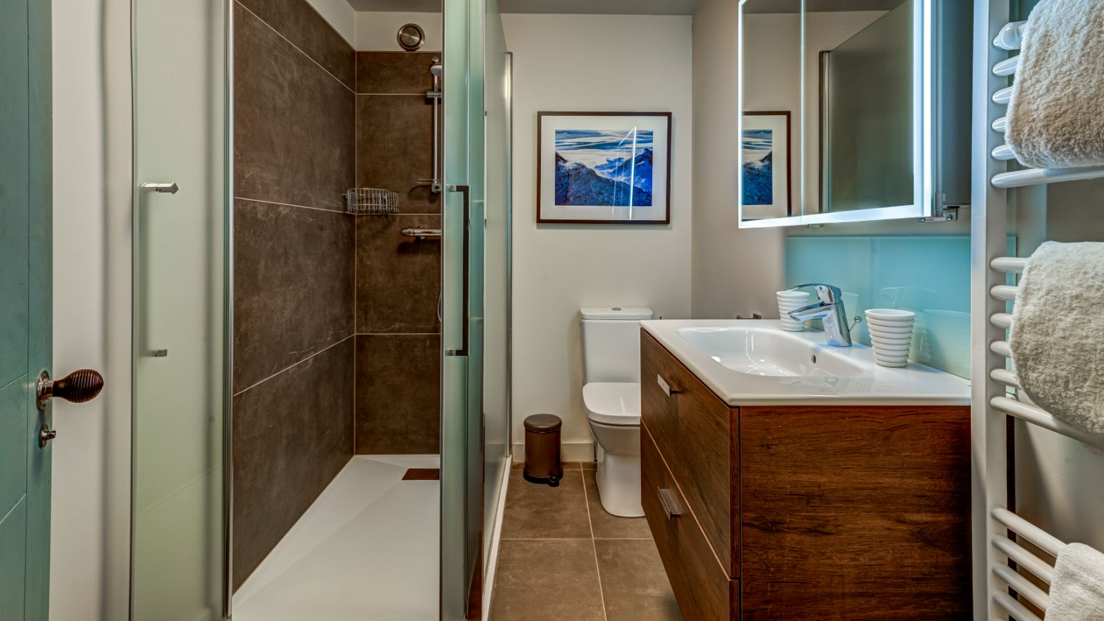 Luxury-ski-chalet-Chamonix-Chalet Hibou-Oxford-ski-Bathroom(1).jpg