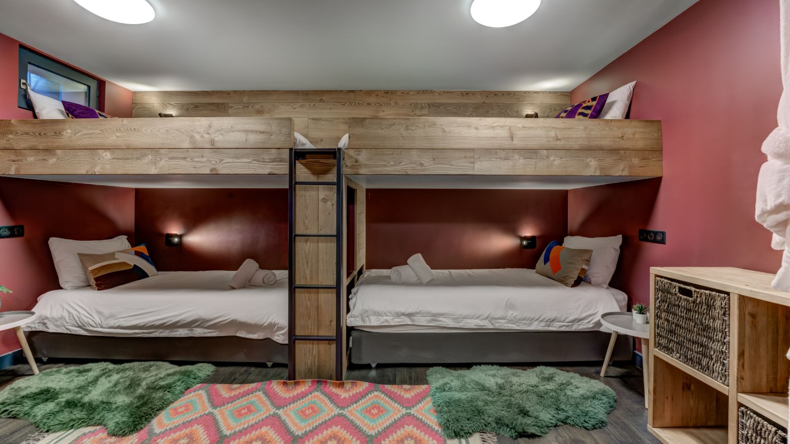 Luxury-ski-chalet-Chamonix-Chalet Hibou-Oxford-ski-Bunk beds.jpg