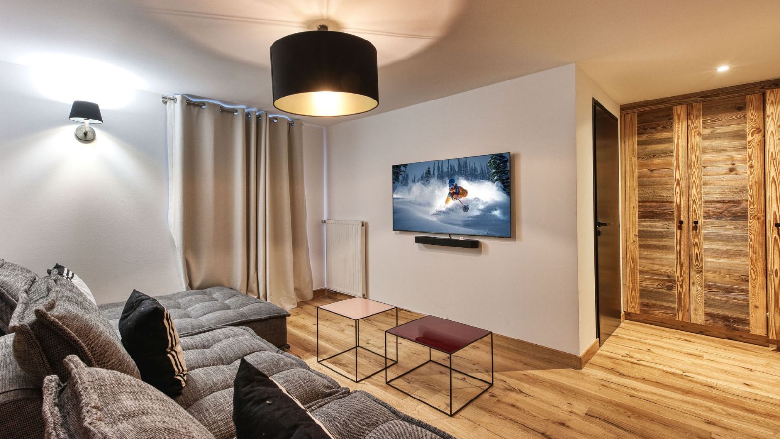 Luxury-ski-chalet-Chamonix-chalet le marti-oxford-ski-Lounge(1).jpg