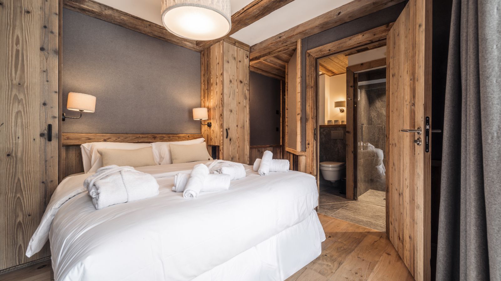 Luxury-Ski-Chalet-Val d'Isere-Chalet Source de L'isere-Oxford-Ski-Beroom(1).jpg