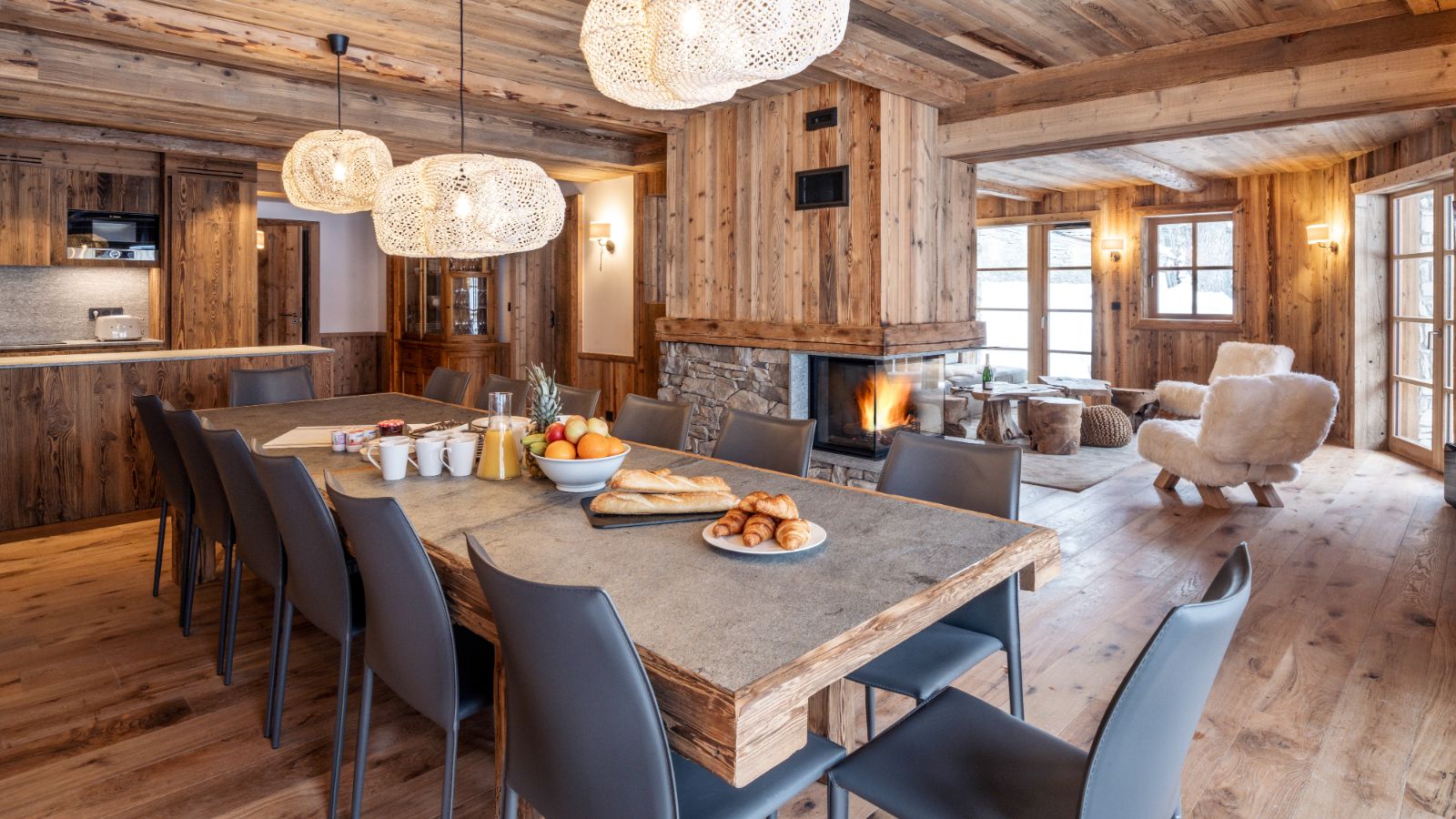 Luxury-Ski-Chalet-Val d'Isere-Chalet Source de L'isere-Oxford-Ski-Dinning table.jpg