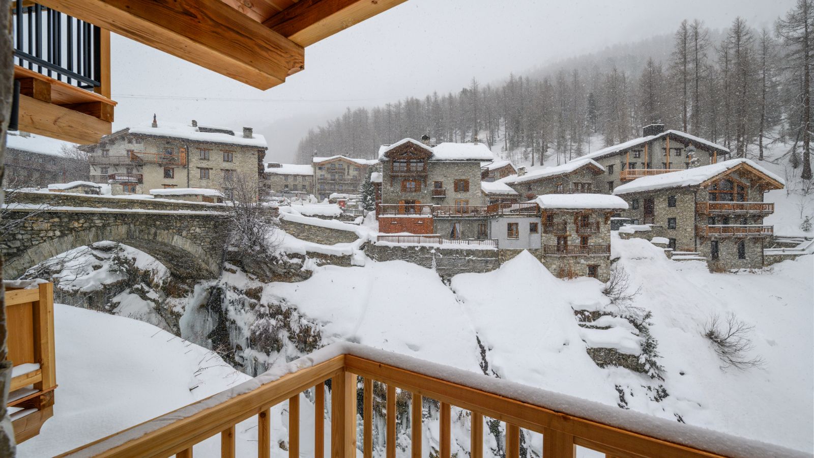 Luxury-Ski-Chalet-Val d'Isere-Chalet Source de L'isere-Oxford-Ski-Balcony view.jpg
