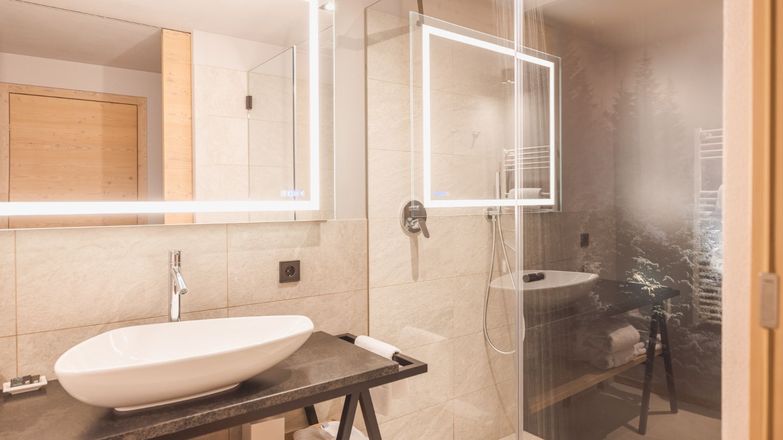 Luxury-Ski-Hotel-Alta Badia-Hotel Col Alto-Oxford-Ski-Bathroom(1).jpg