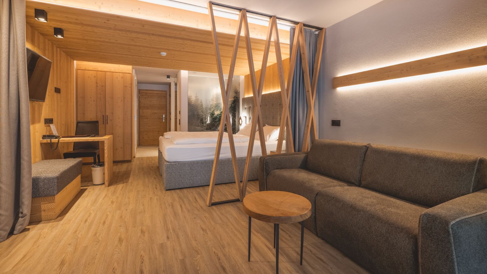 Luxury-Ski-Hotel-Alta Badia-Hotel Col Alto-Oxford-Ski-Bedroom(1).jpg