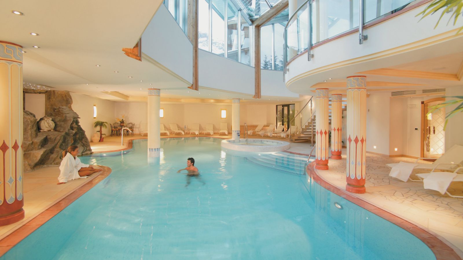 Luxury-Ski-Hotel-Alta Badia-Hotel Col Alto-Oxford-Ski-Pool.jpg