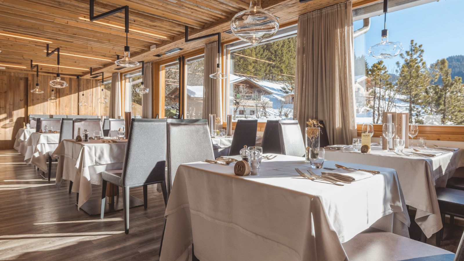 Luxury-Ski-Hotel-Alta Badia-Hotel Col Alto-Oxford-Ski-Restaurant(2).jpg