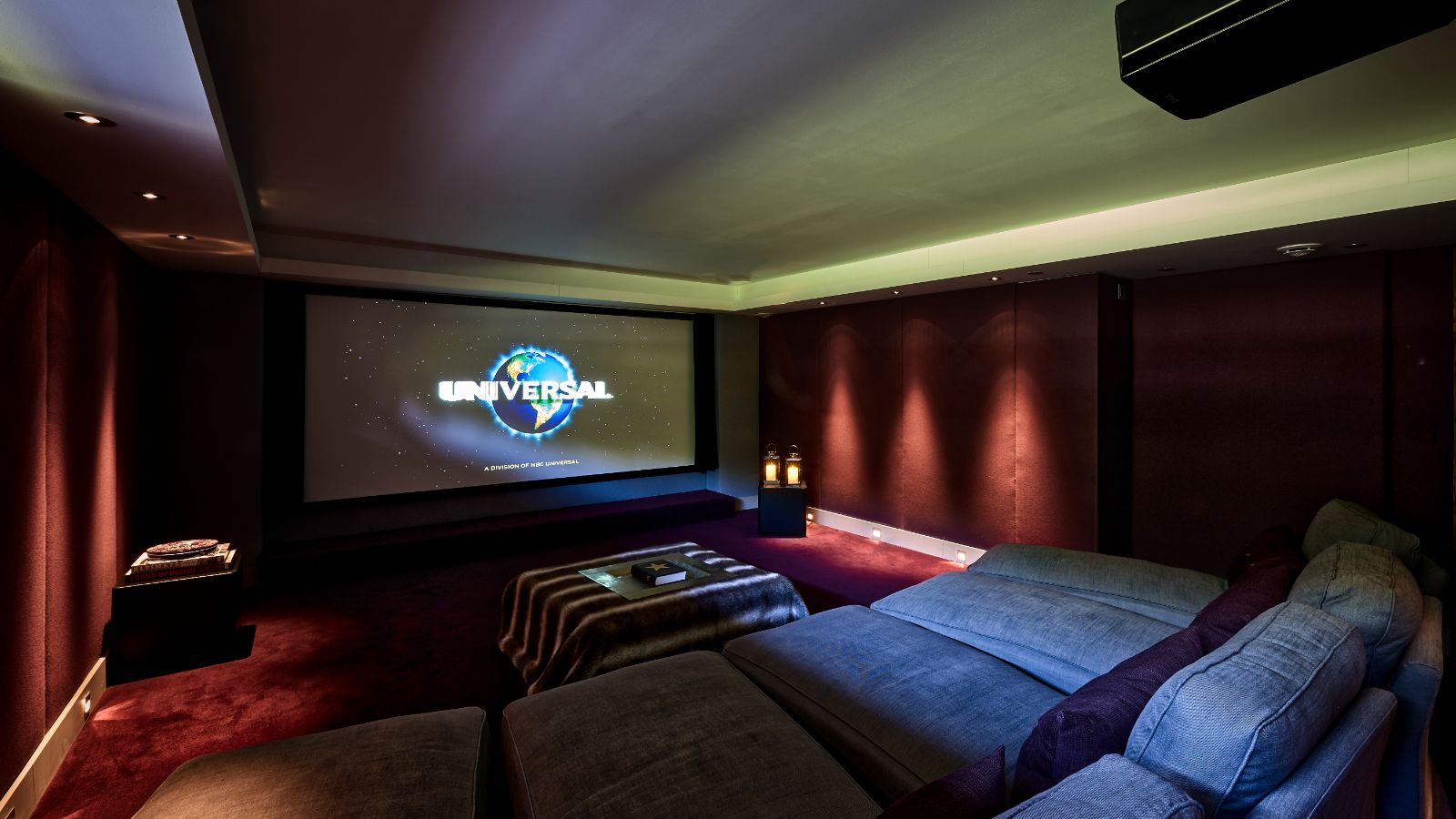 Luxury-Ski-Chalet-Morzine-Chardon-Oxford-Ski-Cinema.jpg