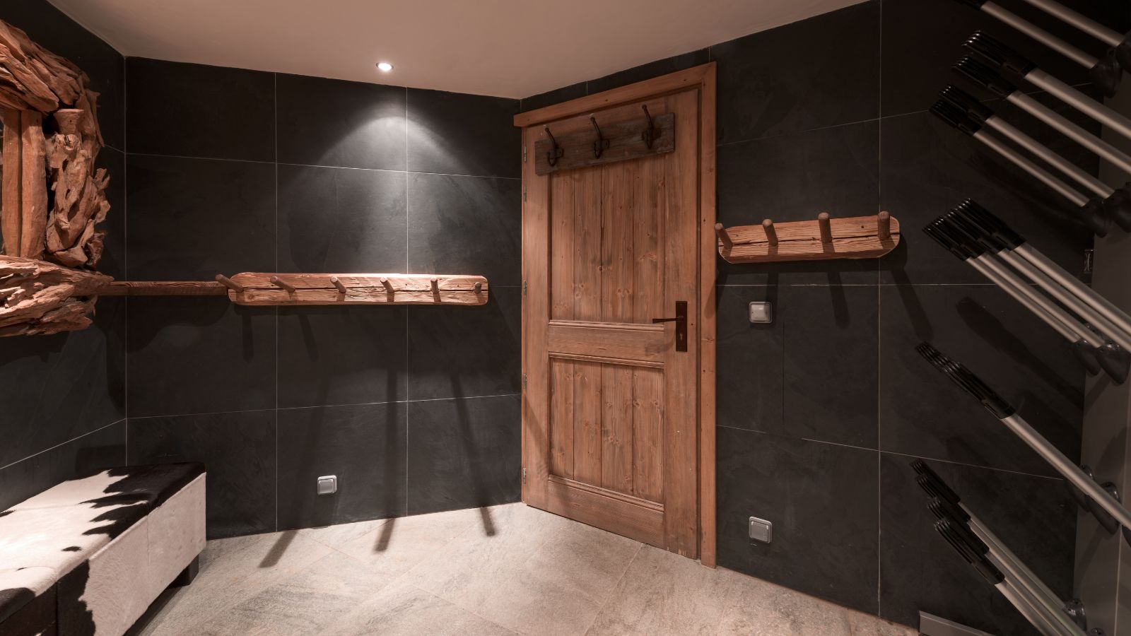Luxury-Ski-Chalet-Morzine-Chardon-Oxford-Ski-Ski room.jpg