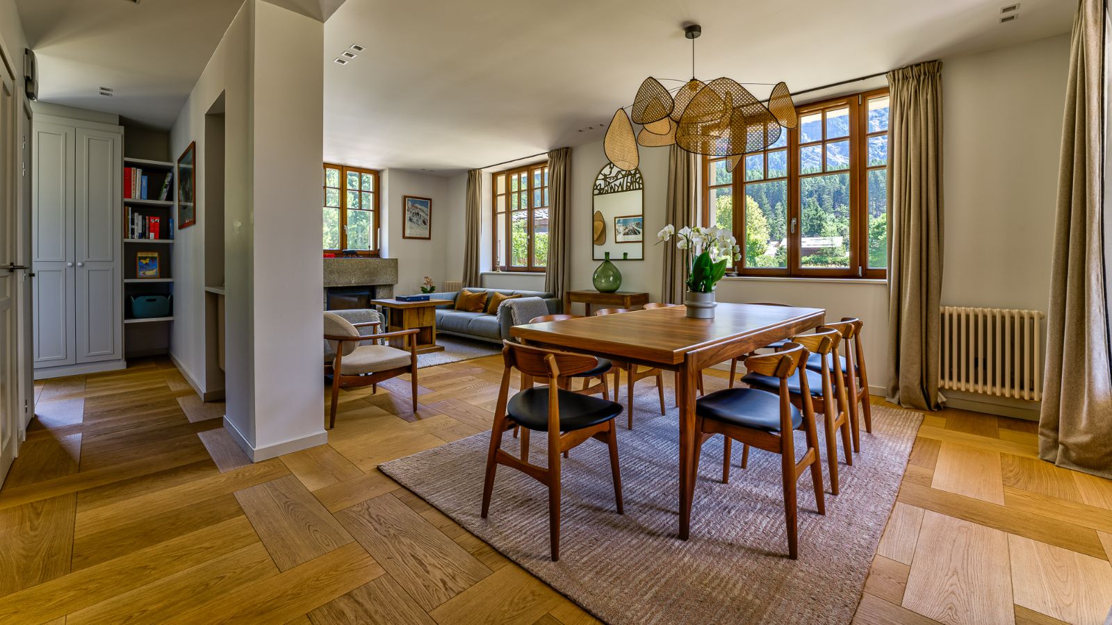 Luxury-Ski-Chalet-Chamonix-Volet Rouges-Oxford-Ski-Dinning table.jpg