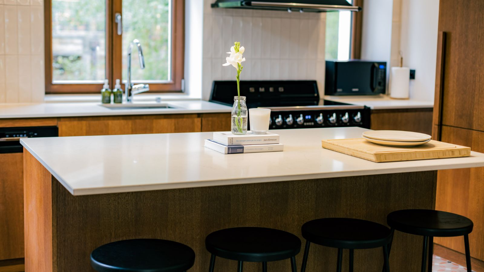 Luxury-Ski-Chalet-Chamonix-Volet Rouges-Oxford-Ski-Kitchen.jpg