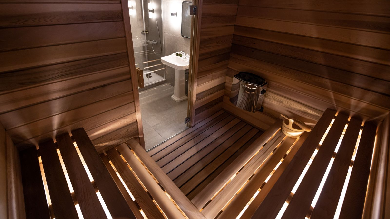 Luxury-Ski-Chalet-Chamonix-Volet Rouges-Oxford-Ski-Spa(2).jpg