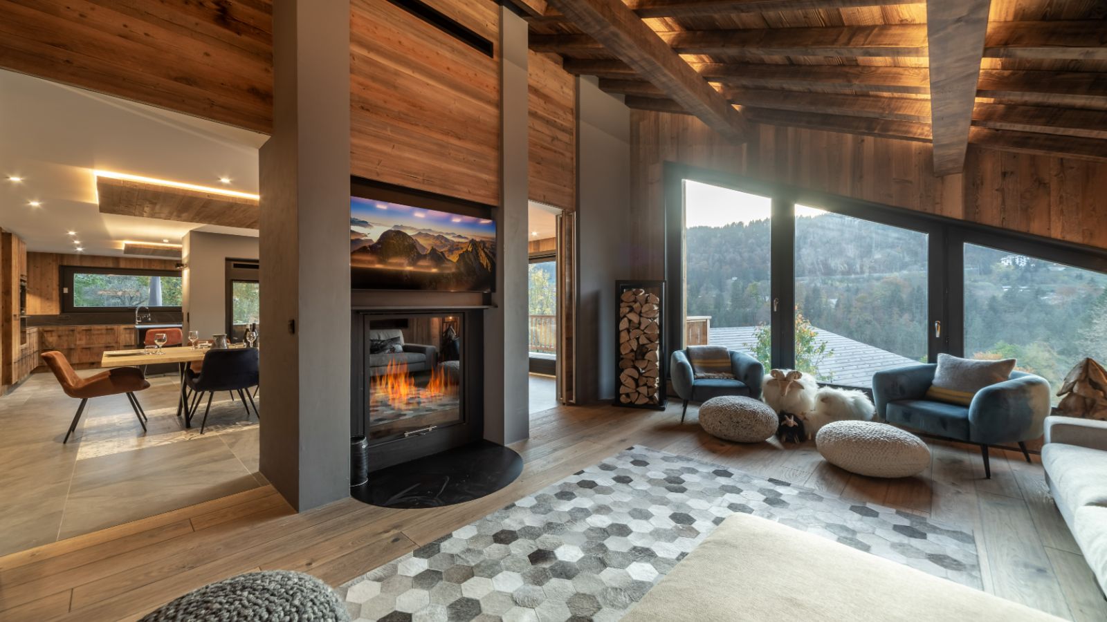 Luxury-Ski-Chalet-Morzine-Wilkids-Oxford-Ski-Full room zoom.jpg