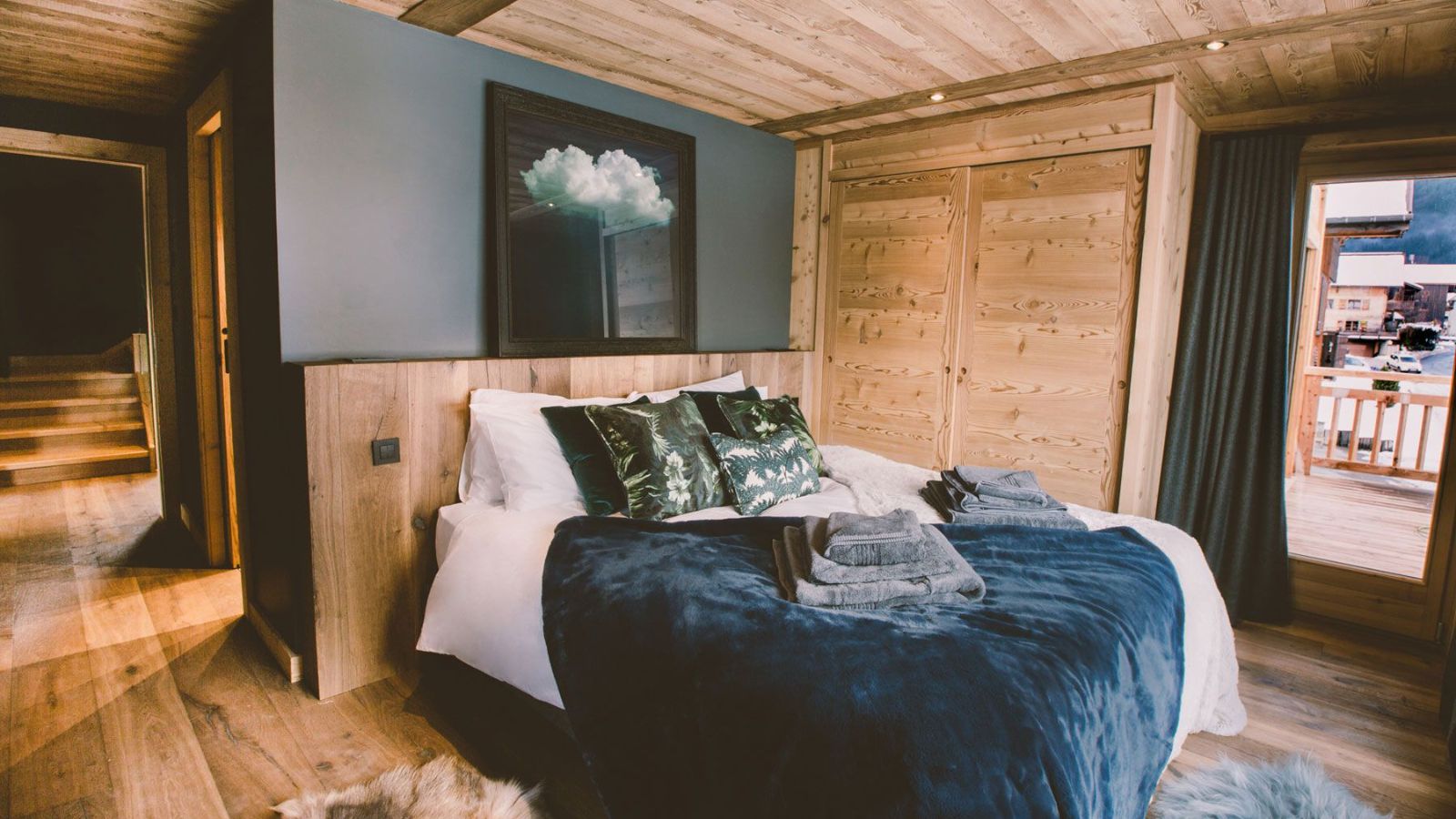 Luxury-Ski-Chalet-Morzine-Doyen-Oxford-Ski-Bedroom(1).jpg