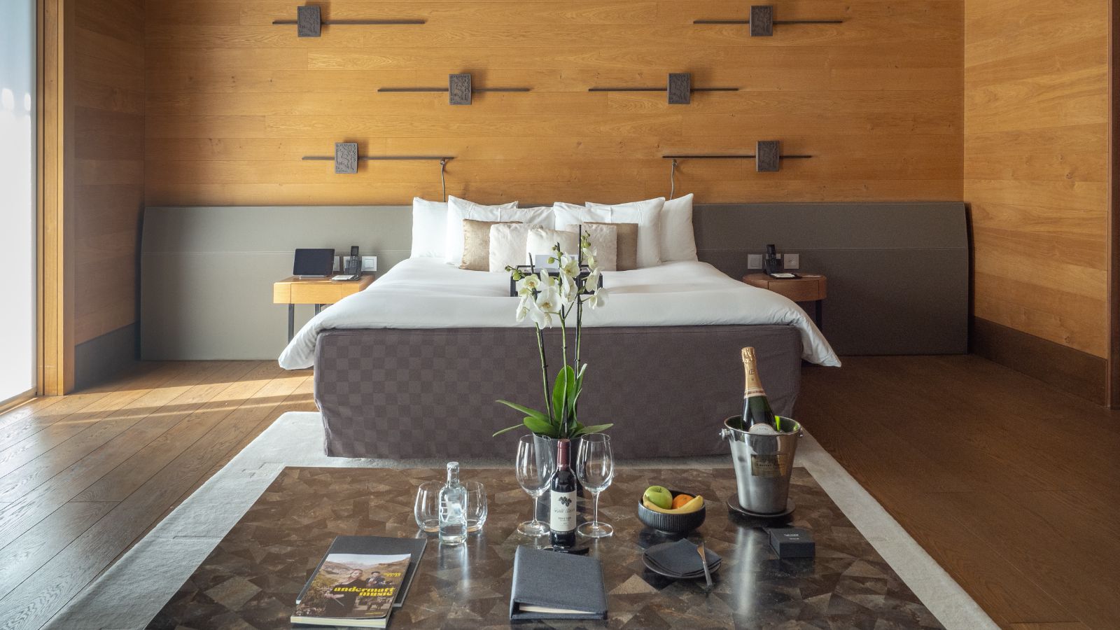 Luxury-Ski-Hotel-Andermatt-The-Chedi-Oxford-Ski-Bedroom (11).jpg
