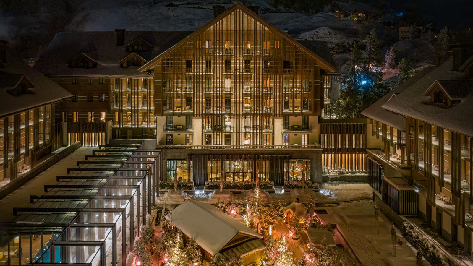 Luxury-Ski-Hotel-Andermatt-The-Chedi-Oxford-Ski-Exterior.jpg