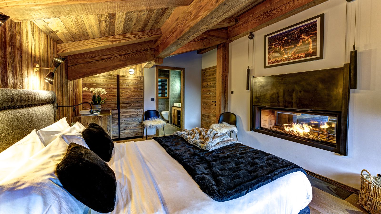 Luxury-ski-chalet-chamonix-Chalet des Droites-oxford-ski-Bedroom(4).jpg