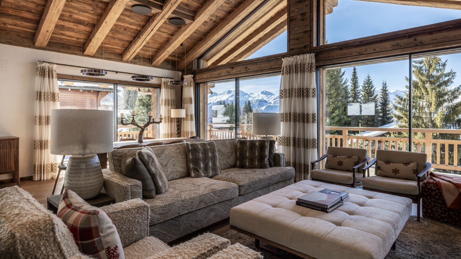 Luxury-Ski-Chalet-Verbier-Chalet-Munro-Oxford-Ski-Lounge.jpg