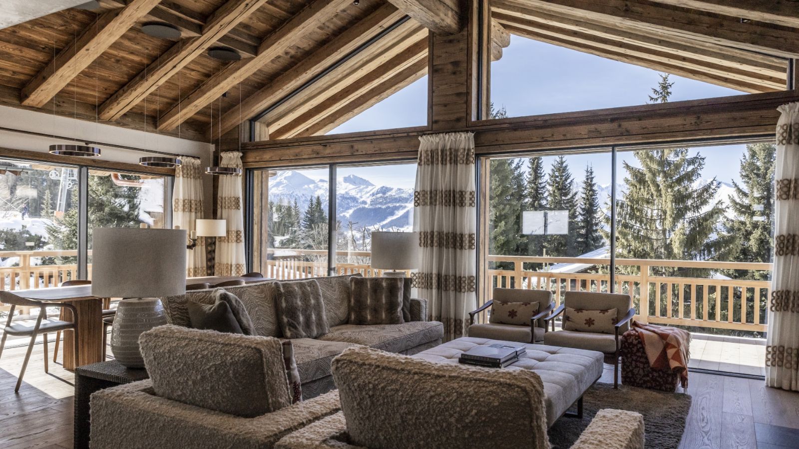 Luxury-Ski-Chalet-Verbier-Chalet-Munro-Oxford-Ski-Lounge3.jpg