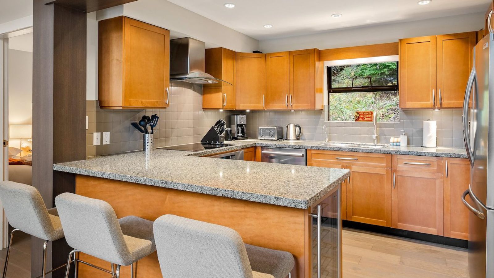 Luxury-ski-chalet-Whistler-Pinnacle Ridge 42-Oxford-Ski-Kitchen.jpg