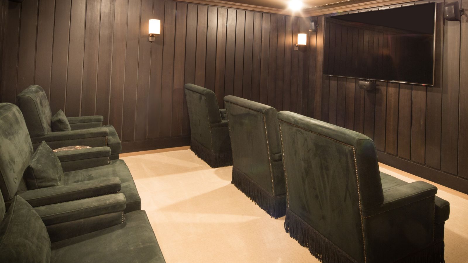 Luxury-ski-Hotel-Courchevel 1850-Alpensia-Oxford-Ski-Cinema room.jpg