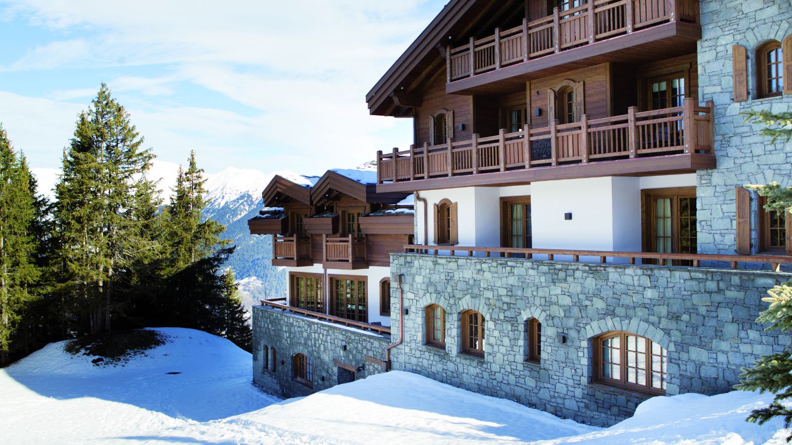Luxury-ski-Hotel-Courchevel 1850-Alpensia-Oxford-Ski-Hotel exterior .jpg