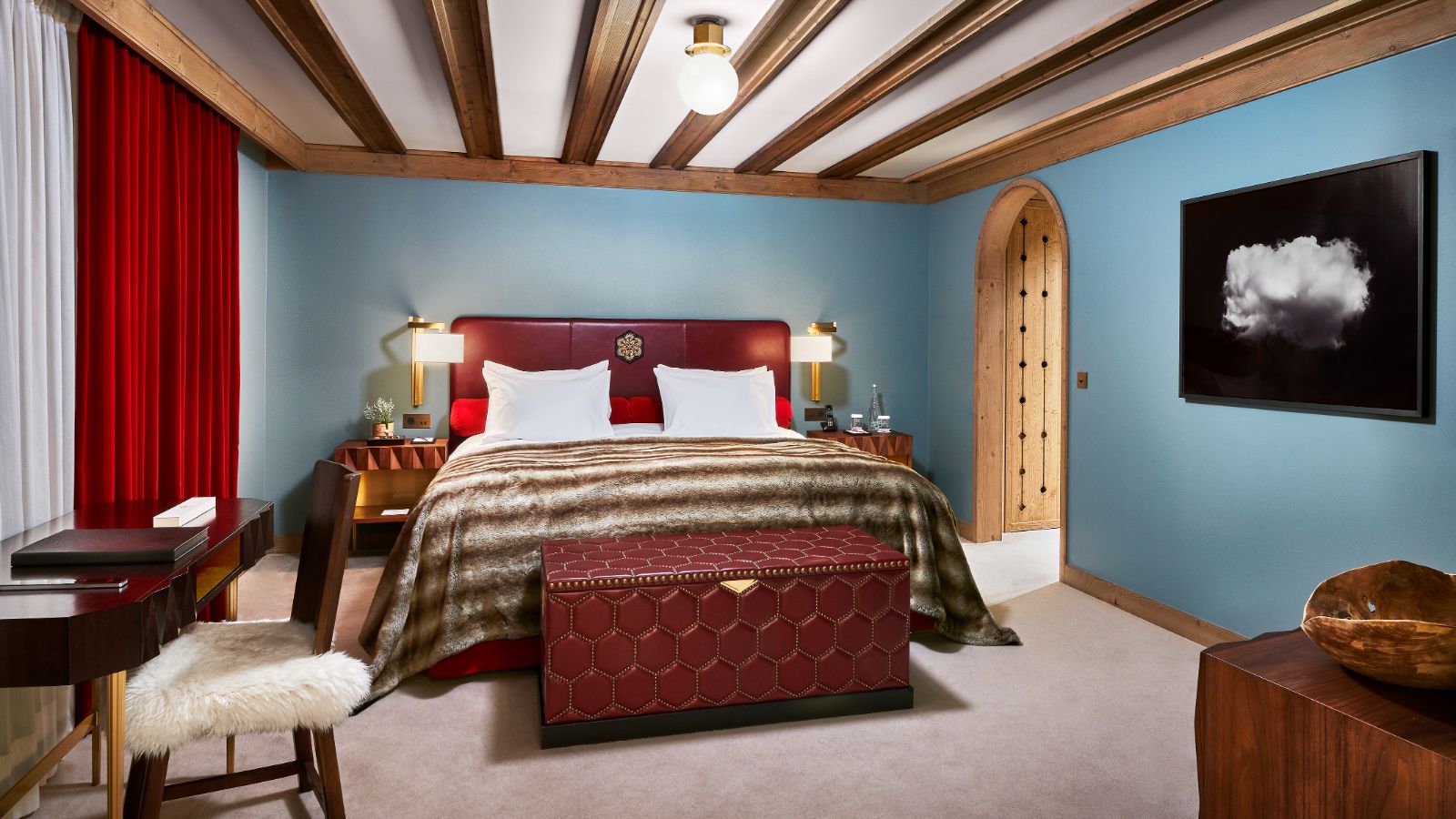 Luxury-ski-Hotel-Courchevel 1850-Alpensia-Oxford-Ski-Bedroom(2).jpg