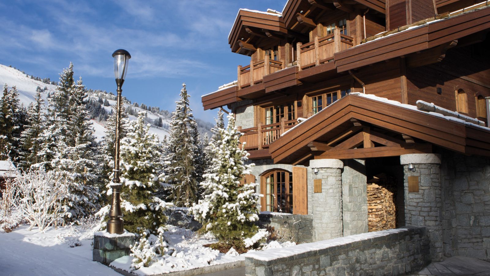 Luxury-ski-Hotel-Courchevel 1850-Amarante-Oxford-Ski-Exterior.jpg