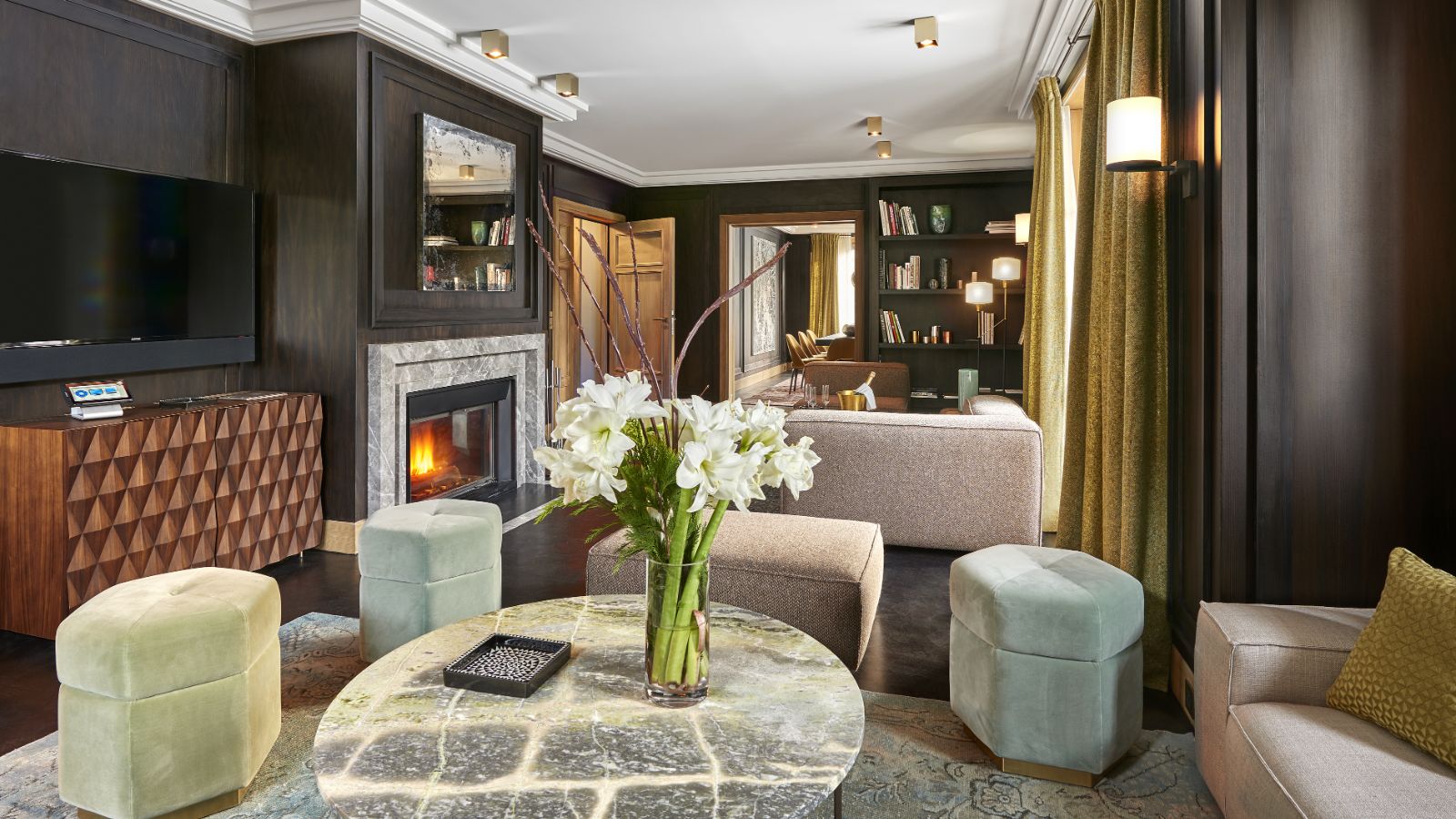 Luxury-ski-Hotel-Courchevel 1850-Amarante-Oxford-Ski-Living room.jpg