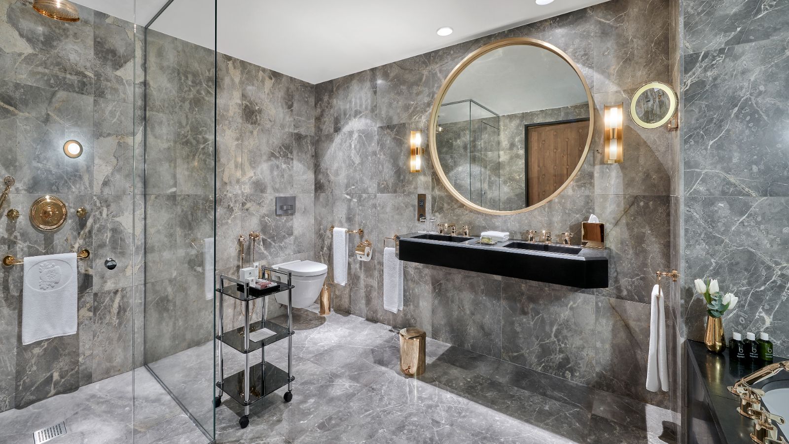 Luxury-ski-Hotel-Courchevel 1850-Amarante-Oxford-Ski-Bathroom(1).jpg