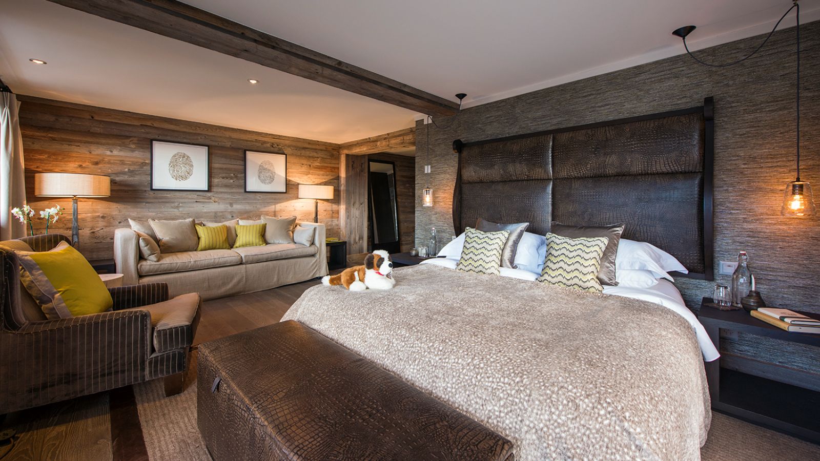 Luxury-Ski-Chalet-The-Lodge-Verbier-Oxford-Ski-Bedroom3.jpg