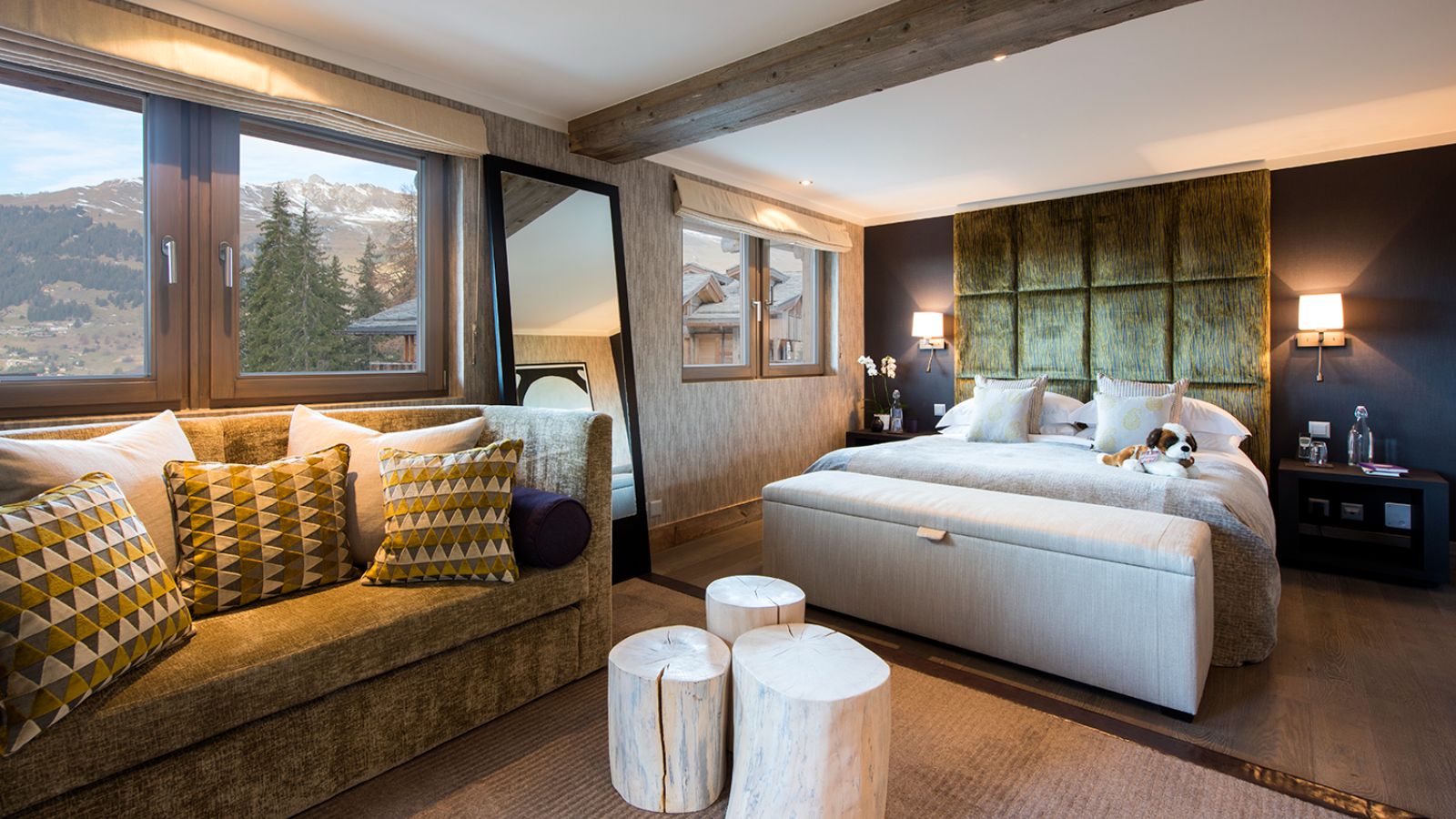 Luxury-Ski-Chalet-The-Lodge-Verbier-Oxford-Ski-Bedroom6.jpg