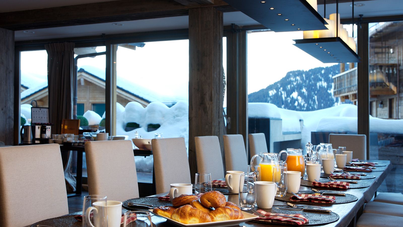 Luxury-Ski-Chalet-The-Lodge-Verbier-Oxford-Ski-Dining.jpg
