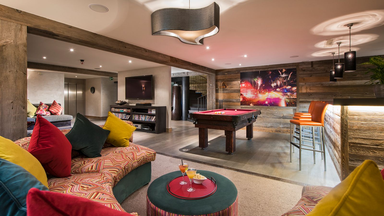 Luxury-Ski-Chalet-The-Lodge-Verbier-Oxford-Ski-Party-Room.jpg