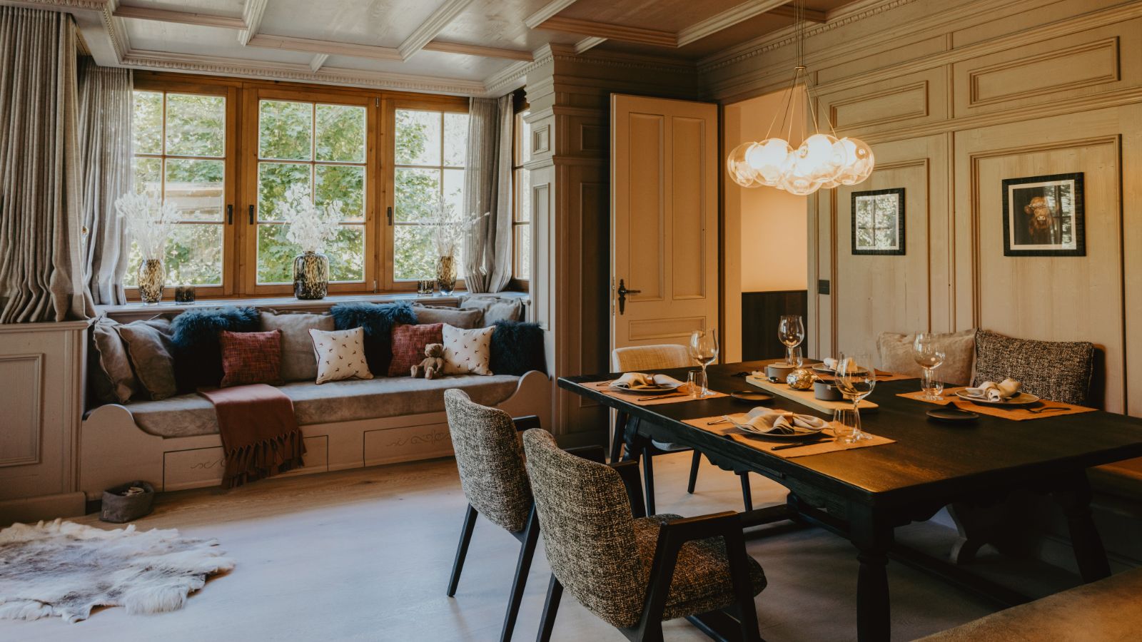 Luxury-ski-chalet-Kitzbuhel-Chalet Creek-Oxford-Ski-Dinning table.jpg