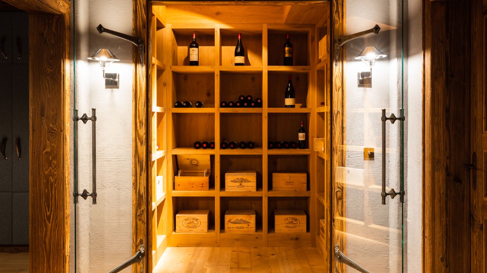 Luxury-ski-chalet-Kitzbuhel-Chalet Magna-Oxford-Ski-Wine collection .jpg
