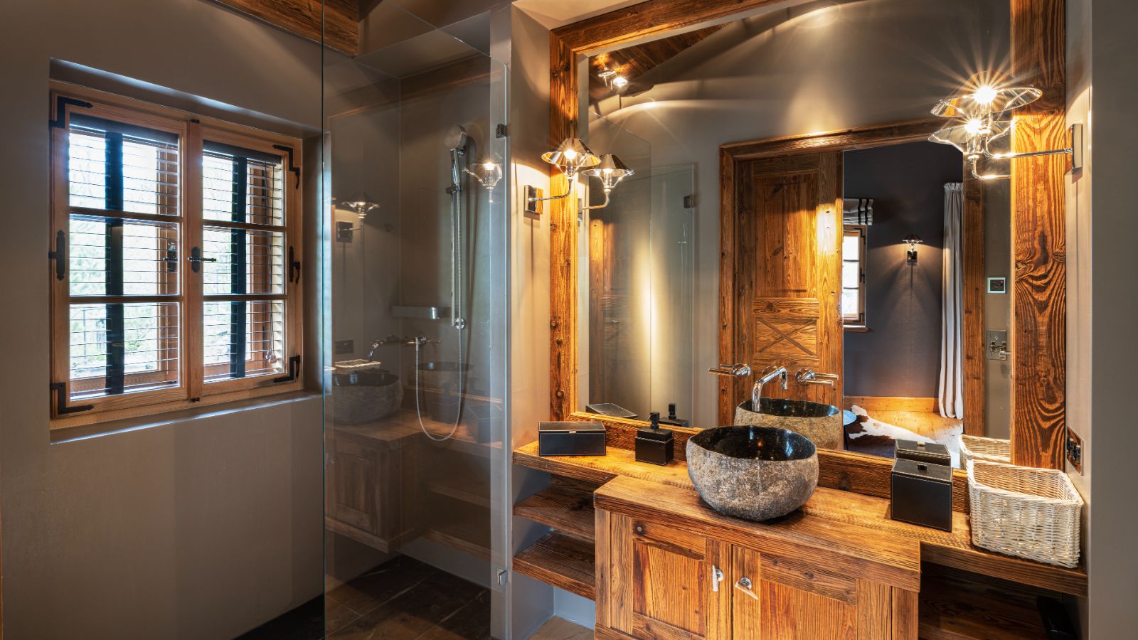 Luxury-ski-chalet-Kitzbuhel-Chalet Magna-Oxford-Ski-Bathroom(1).jpg