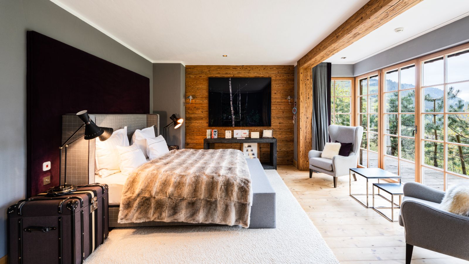 Luxury-ski-chalet-Kitzbuhel-Chalet Magna-Oxford-Ski-Bedroom(2).jpg