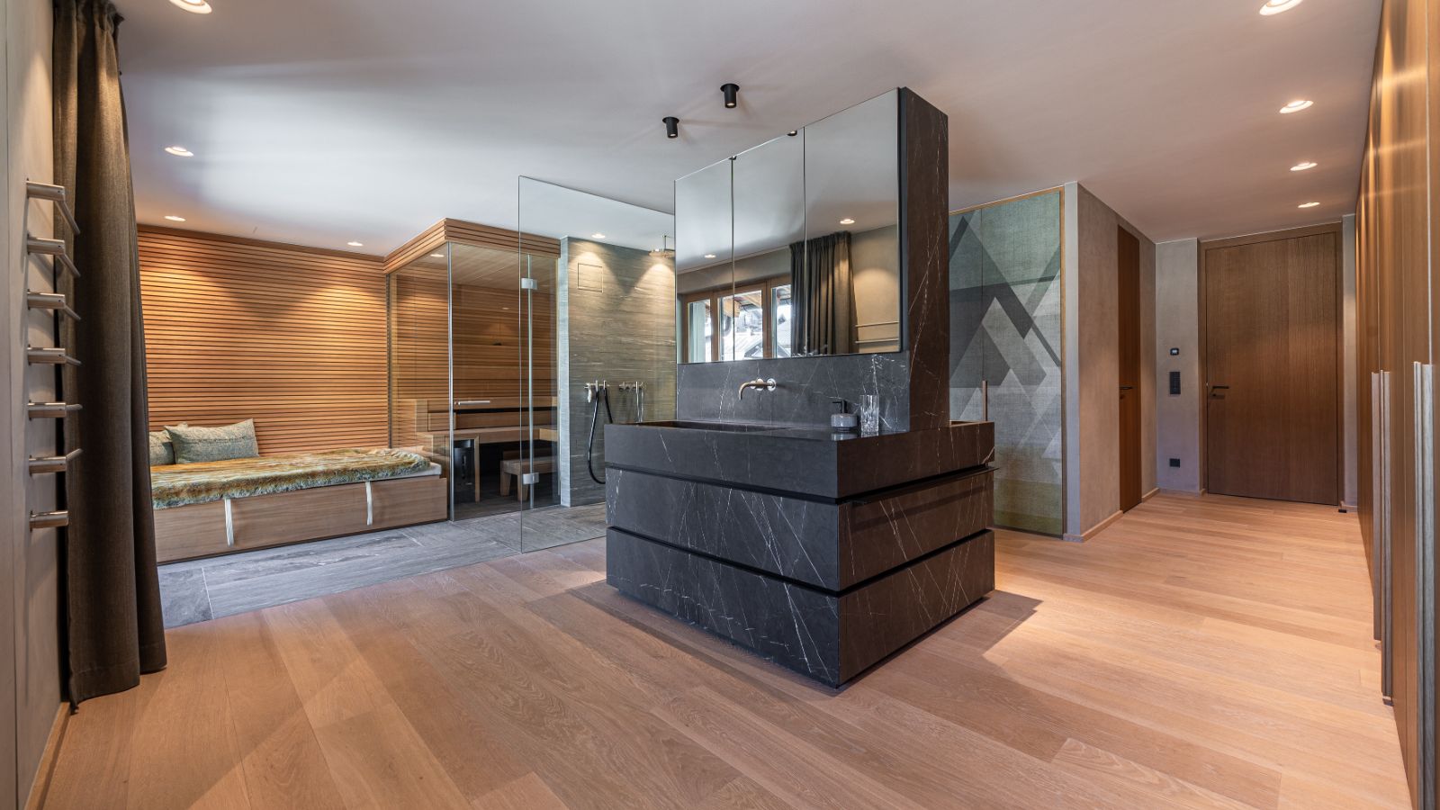 Luxury-ski-chalet-Kitzbuhel-Penthouse Grand-Oxford-Ski-Bathroom(4).jpg