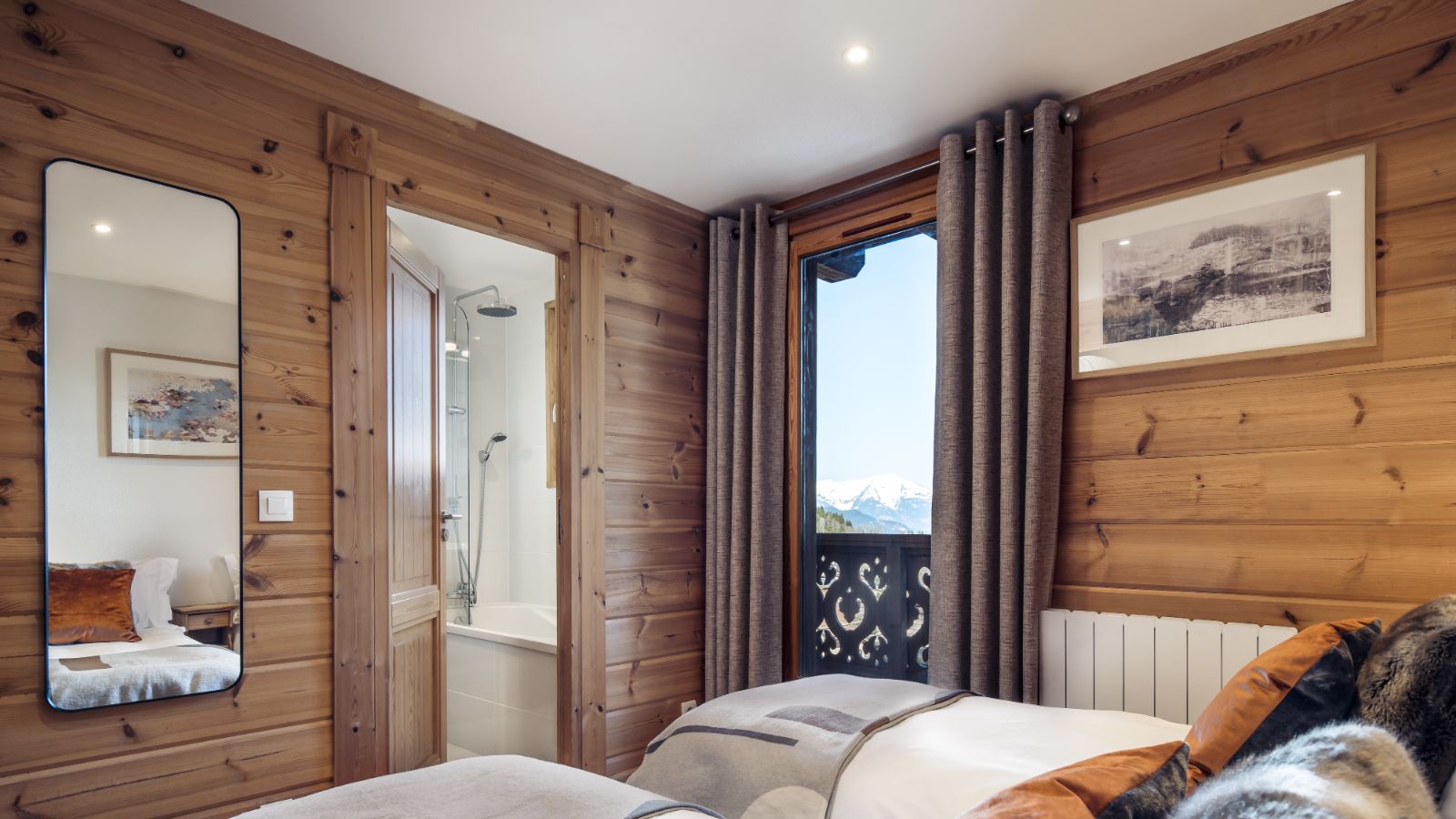 Luxury-ski-chalet-latania-sophie-oxford-ski-bedroom.jpg