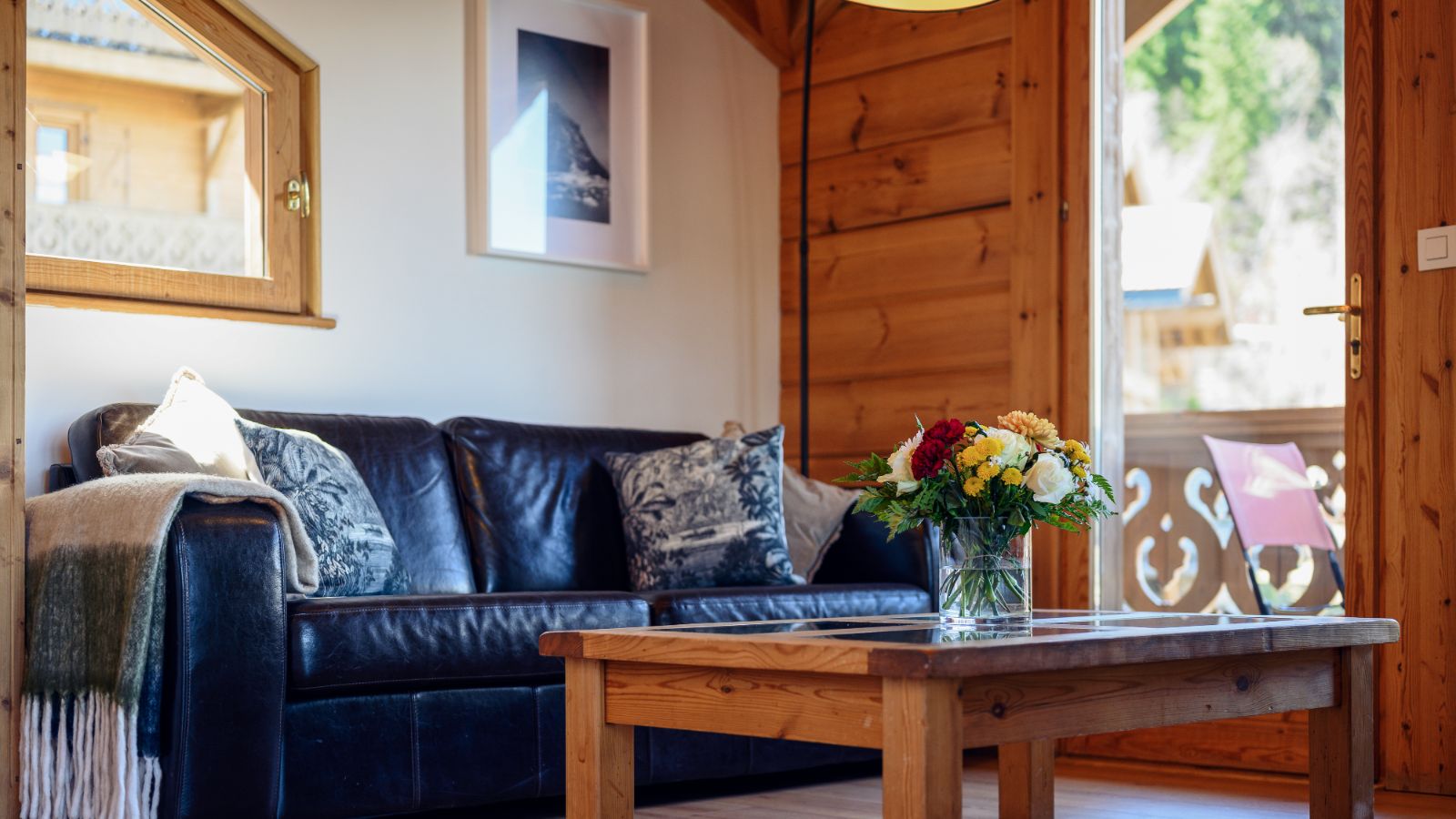 Luxury-ski-chalet-latania-sophie-oxford-ski-sofa.jpg