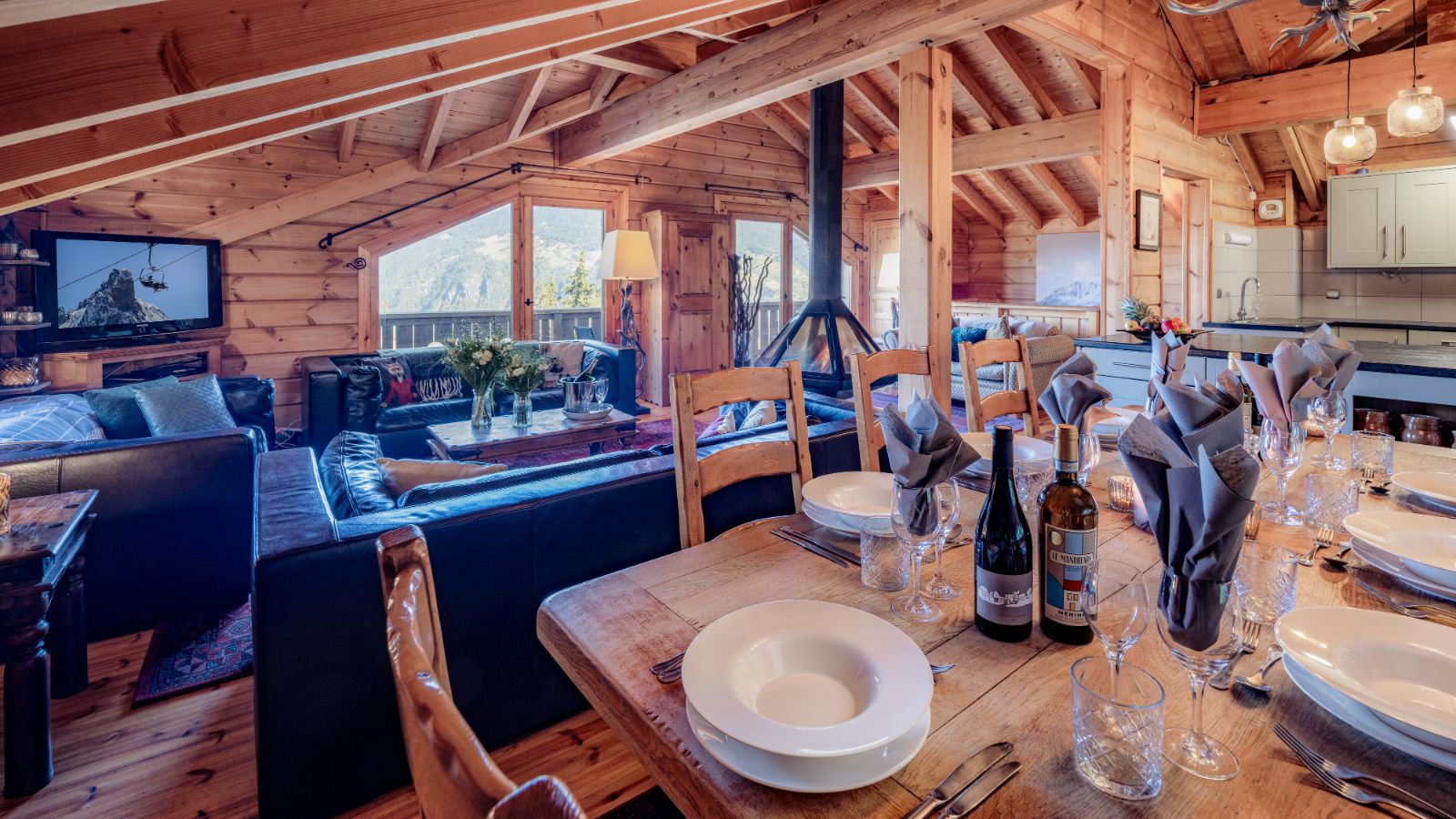 Luxury-ski-chalet-rachel-oxford-ski-dining.jpg