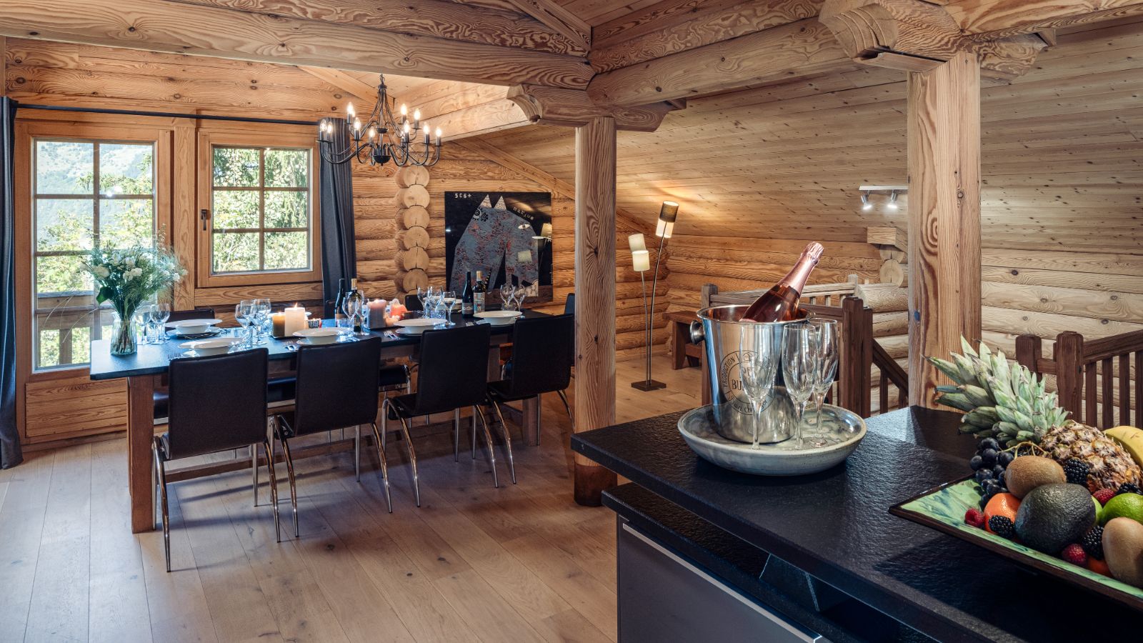 Luxury-ski-chalet-latania-ecritoire-oxford-ski-dining2.jpg