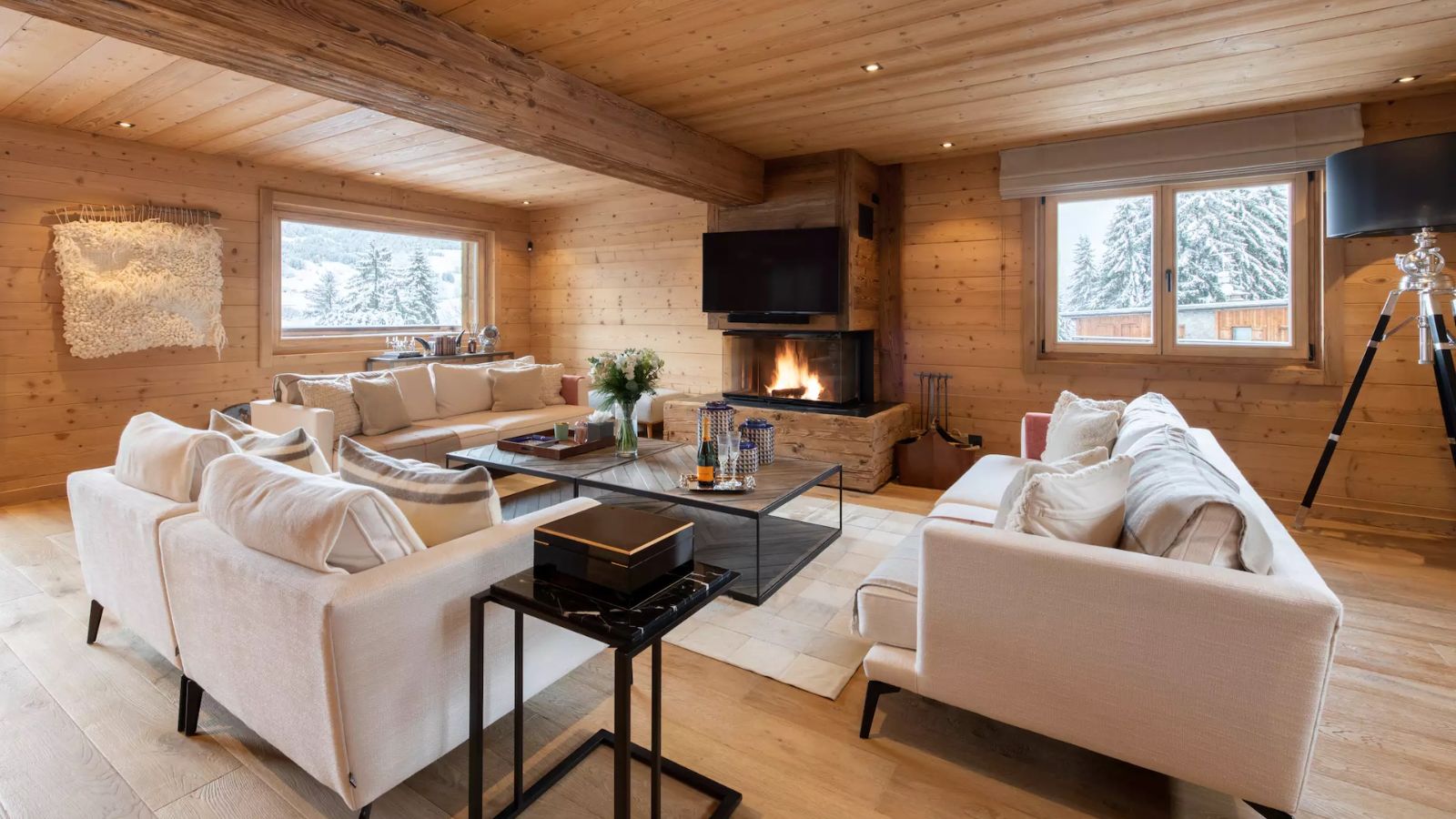 Luxury-Ski-Chalet-Megeve-Chalet-Eleven-Oxford-Ski-Lounge.jpg