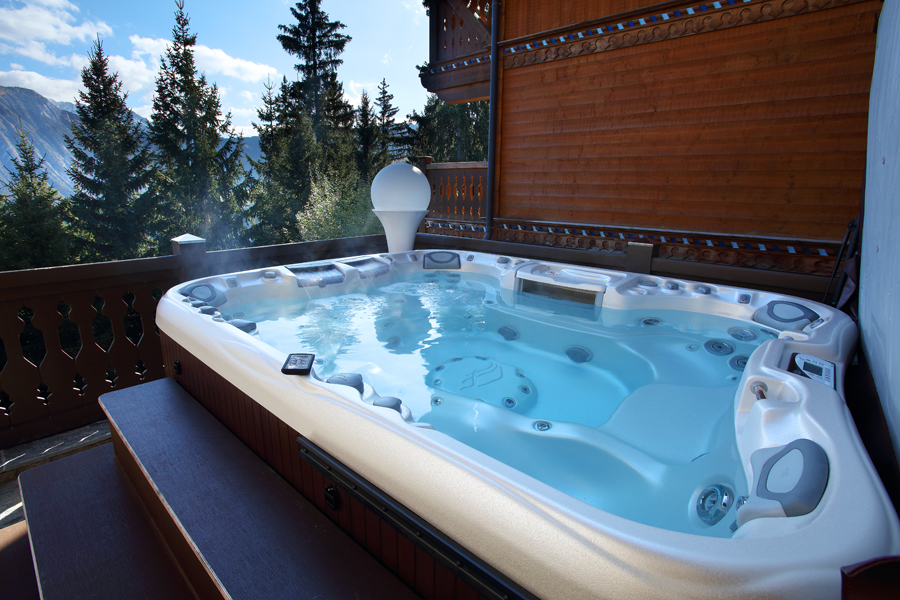 luxury-ski-chalets-courchevel-1850-oxford-ski-company (7).jpg