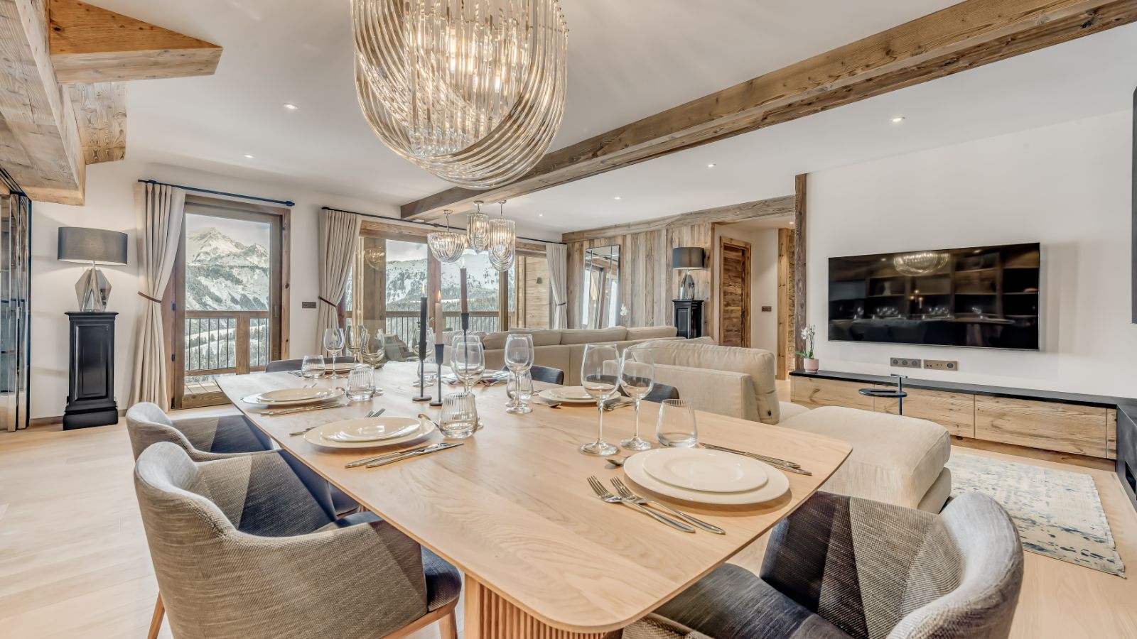 Luxury-ski-chalet-Courchevel1850-PenthouseB-oxford-ski-dining room.jpg