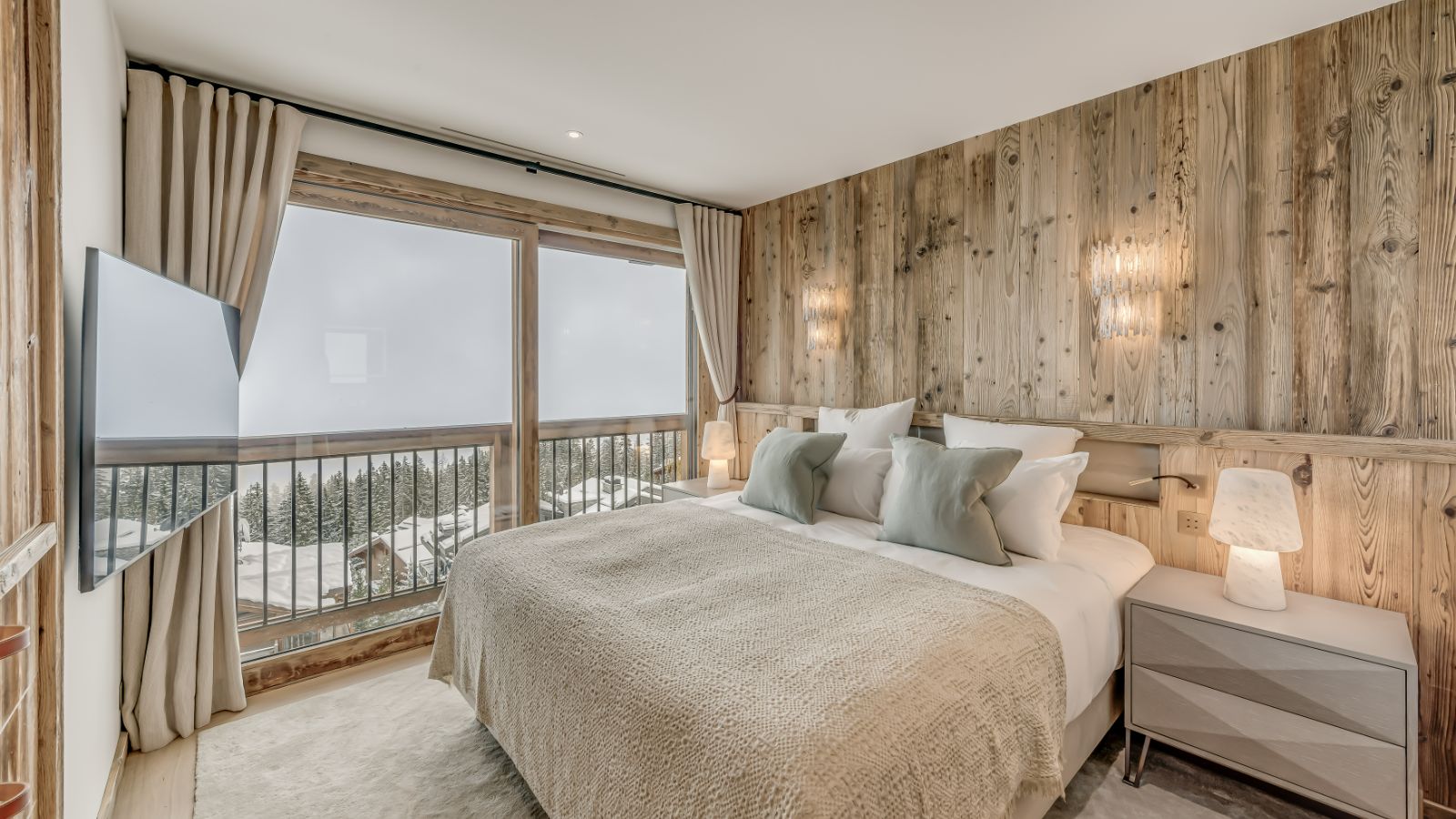 Luxury-ski-chalet-Courchevel1850-PenthouseB-oxford-ski-bedroom 1.jpg